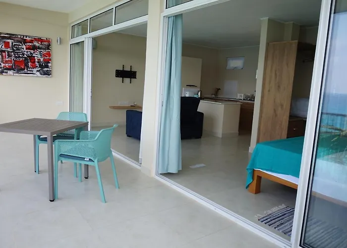 Lägenhet Maka Bay Self Catering Victoria