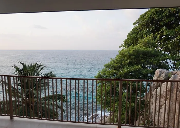 Maka Bay Self Catering *