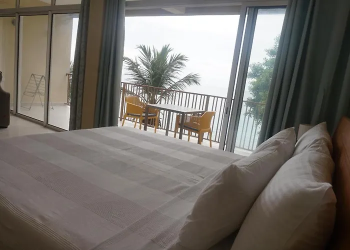 Maka Bay Self Catering Victoria
