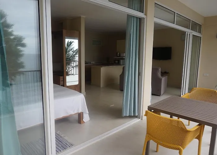 Lägenhet Maka Bay Self Catering